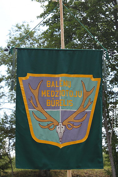 Vaizdas:Balenu medziotoju burelio veliava.MKE.2011-07-09.jpg