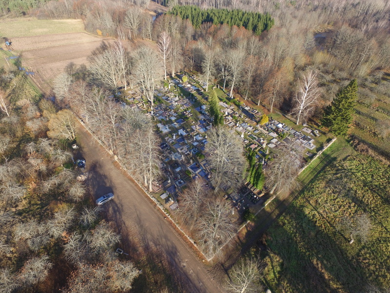 Vaizdas:Leckavos miestelio naujosios kapinės.jpeg