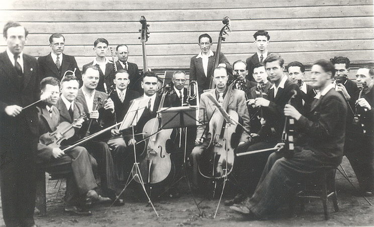 Vaizdas:Mazeikiu simfoninis orkestras 1943 m. MKE.jpg