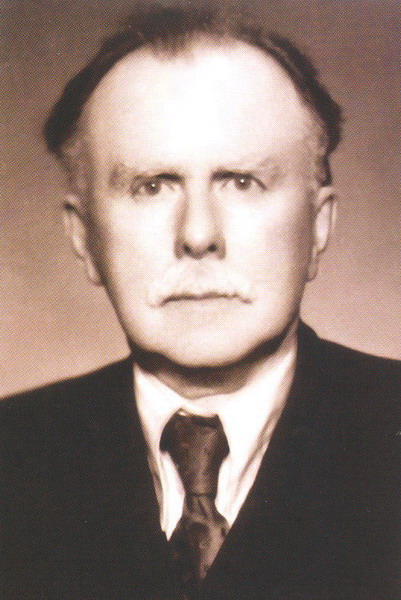 Vaizdas:Mykolas Kaveckis apie 1951 m.MKE.jpg