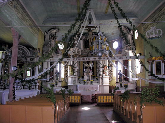 Vaizdas:Pikeliu baznycios vidus.MKE.2008-05-28.jpg