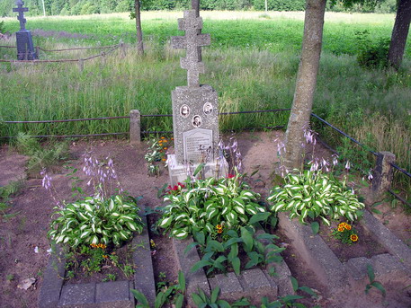 Vaizdas:Plinksiu antrosios kapines1.MKE.2007-07-21.jpg