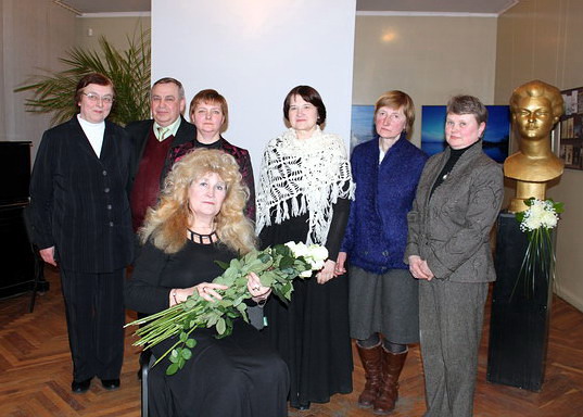 Vaizdas:Premijos laureatai.MKE.2011-03-09.jpg