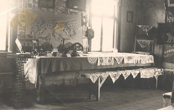 Vaizdas:Rankdarbiu paroda.MKE.jpg