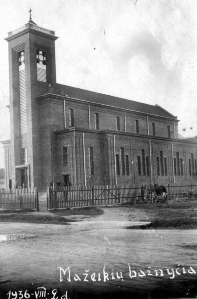 Vaizdas:Mazeikiu baznycia.MKE. 1936 08 02.jpg