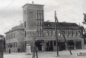 Mazeikiu savivaldybes pastatas.1950m..jpg