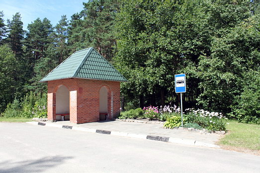 Vaizdas:Uzlieknes autobusu stotele.MKE.2012-07-25.jpg