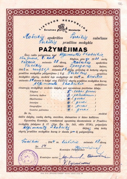 Vaizdas:Tirksliu prad. m-klos pazymejimas 1944 m..jpg